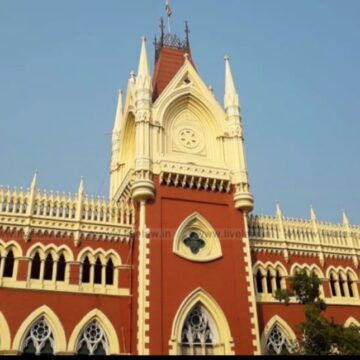 Oplus_131072 ഏത് നിയമപ്രകാരമാണ് അവരെ തടഞ്ഞത്?” കസ്റ്റഡിയിൽ പീഡിപ്പിക്കപ്പെട്ട വിദ്യാർത്ഥികളെ കസ്റ്റഡിയിലെടുത്തതിനെ ചോദ്യം ചെയ്ത് കൊൽക്കത്ത ഹൈക്കോടതി