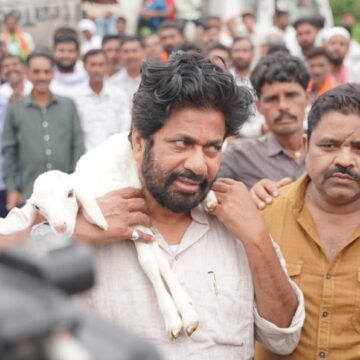 മഹാരാഷ്ട്ര കർഷക പ്രതിഷേധം: പൊതുജനങ്ങൾക്ക് ശല്യമുണ്ടാക്കരുതെന്ന് ബോംബെ ഹൈക്കോടതിയുടെ മുന്നറിയിപ്പിനെത്തുടർന്ന് ബച്ചു കാഡു ‘റെയിൽ റോക്കോ’ ആന്ദോളൻ ഉപേക്ഷിച്ചു