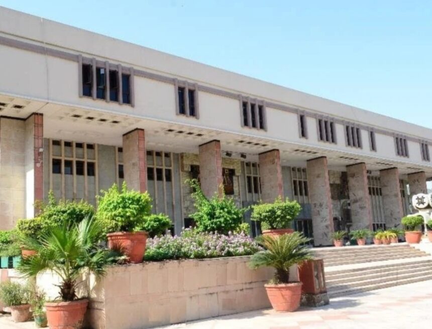 3 വർഷമായി പ്രതിയെ പിടികൂടാത്തത് സിബിഐയെക്കുറിച്ച് നിരവധി കാര്യങ്ങൾ പറയുന്നു: 2 കോടി രൂപയുടെ തട്ടിപ്പ് കേസിൽ ജാമ്യം അനുവദിക്കുമ്പോൾ ഡൽഹി ഹൈക്കോടതി