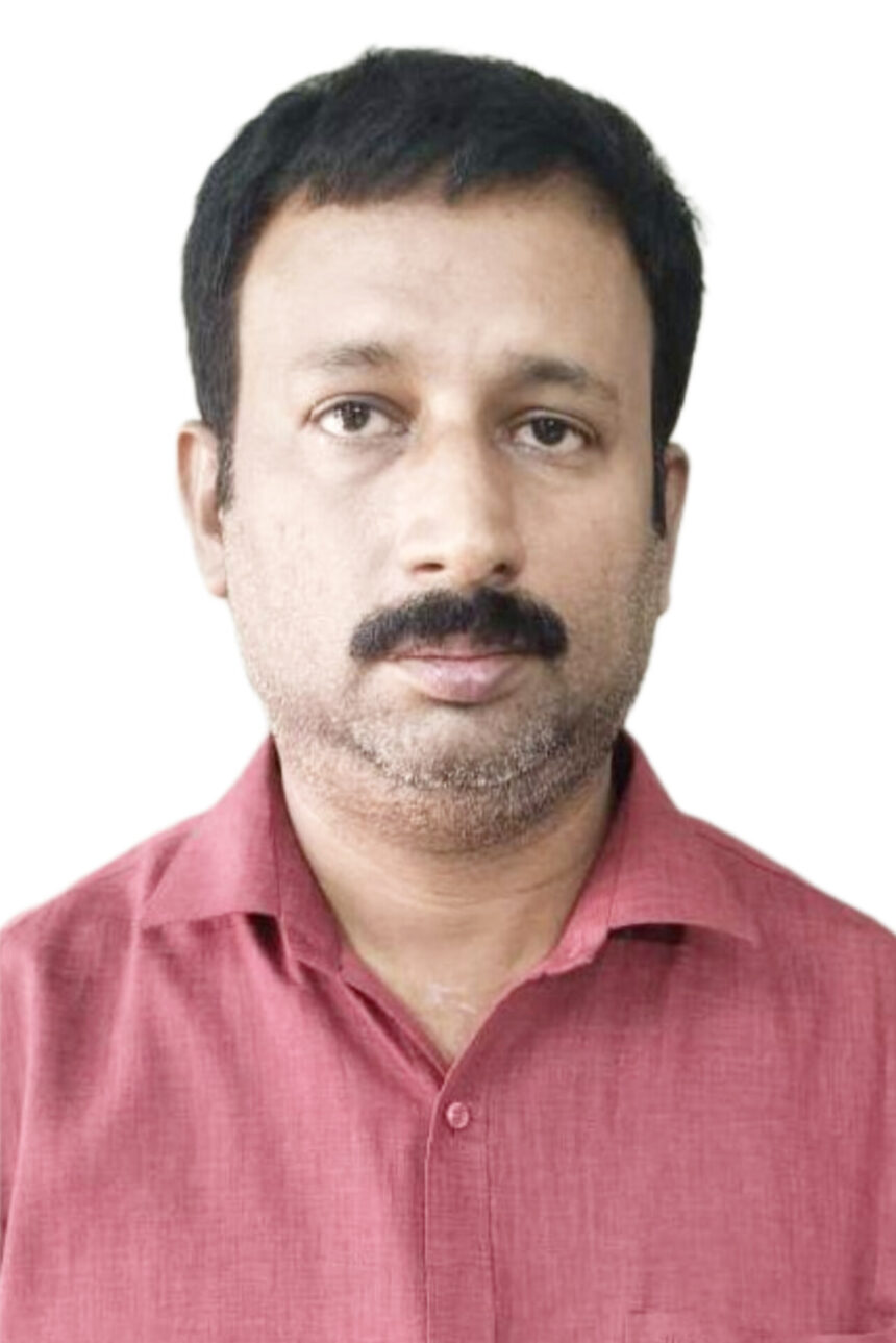 കൈക്കൂലി വാങ്ങുന്നതിനിടെ വില്ലേജ് ഓഫീസർ അറസ്റ്റിൽ